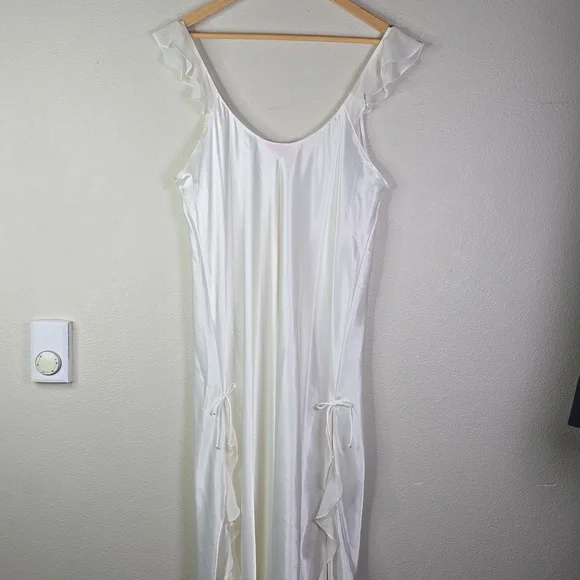 Oscar de la Renta  Chemise Ruffle Details At Neckline Size XL NwOT. - Picture 8 of 9